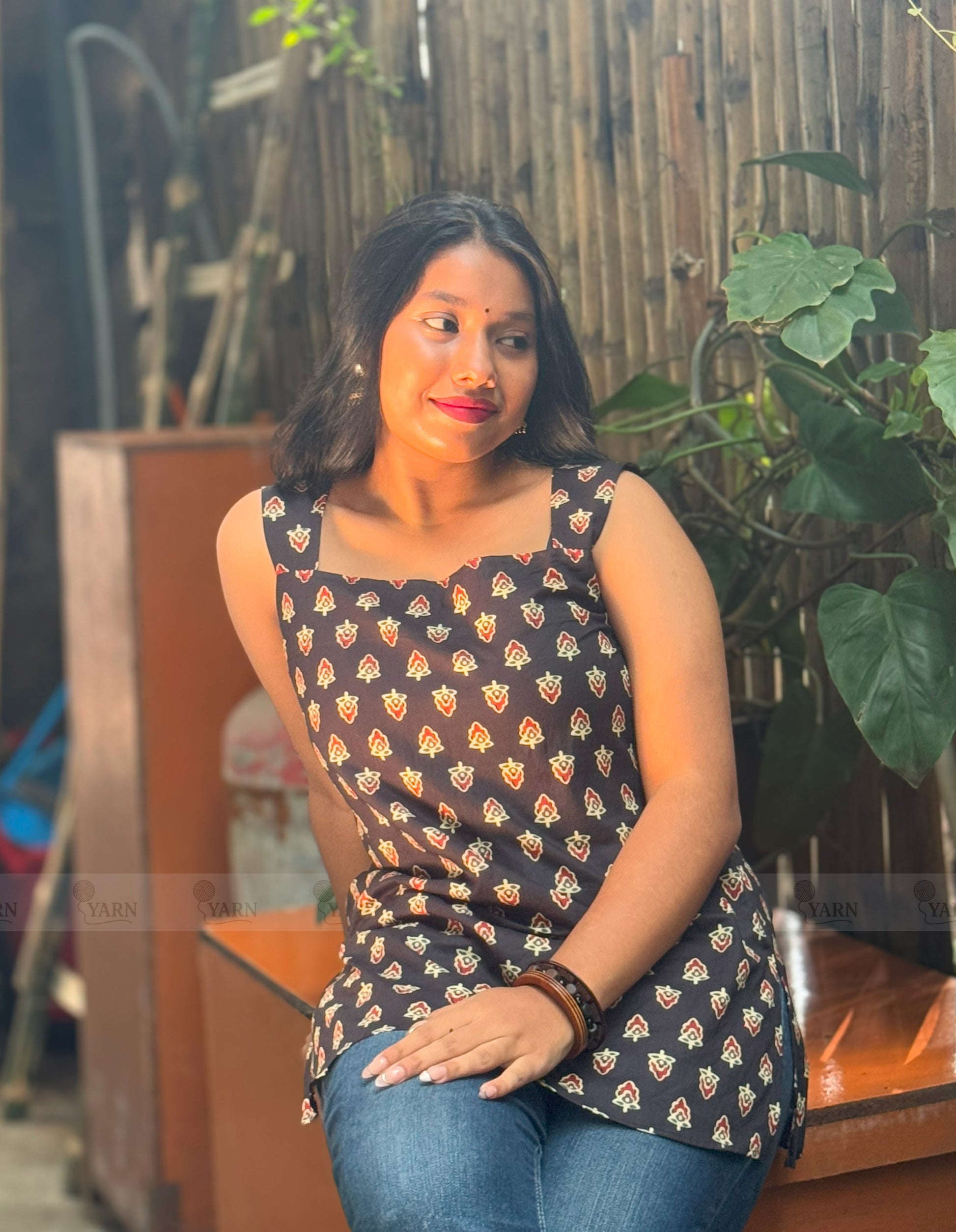 Kabiri (কাবেরী) - Original Kalamkari Cotton Sleeveless Short Kurti