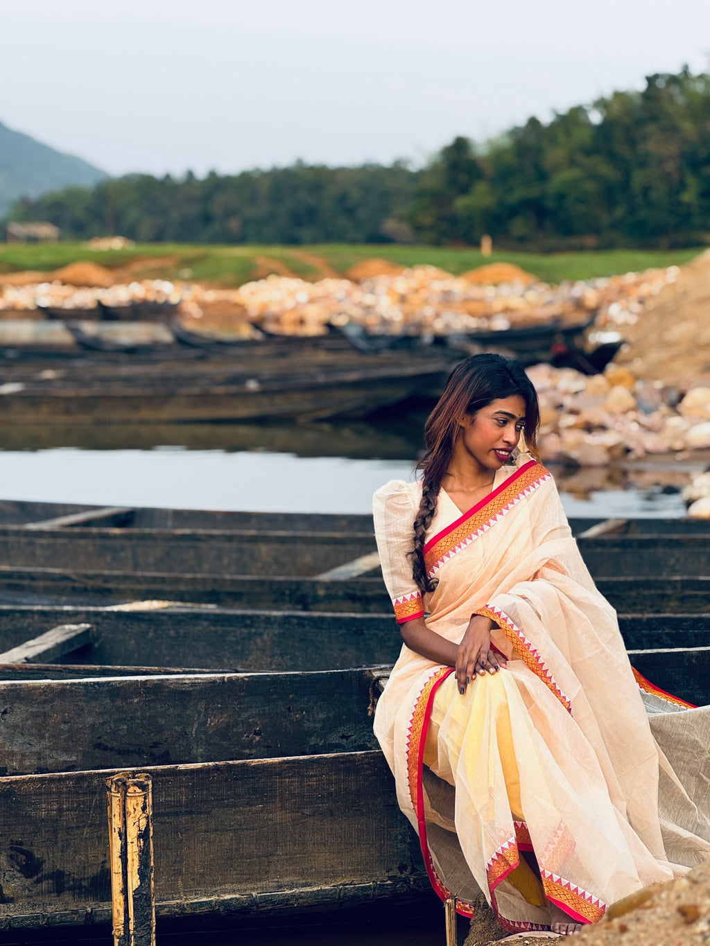 Lal payer shada sharee❤️✨